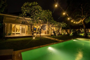 Canggu garden family villa, short walk to the Beach